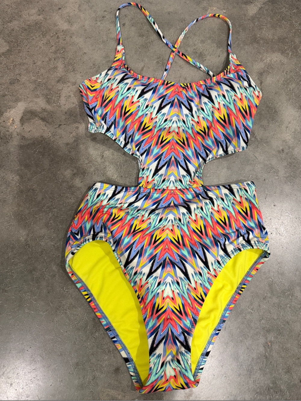 Bar III Cutout Monokini OnePiece Abstract GeometricSwimsuit Neon Yellow Lining S